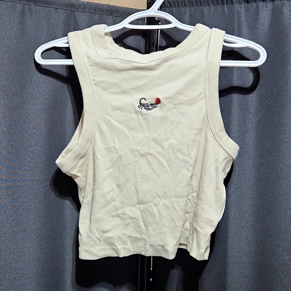 Contton on Large graphic crop tank top